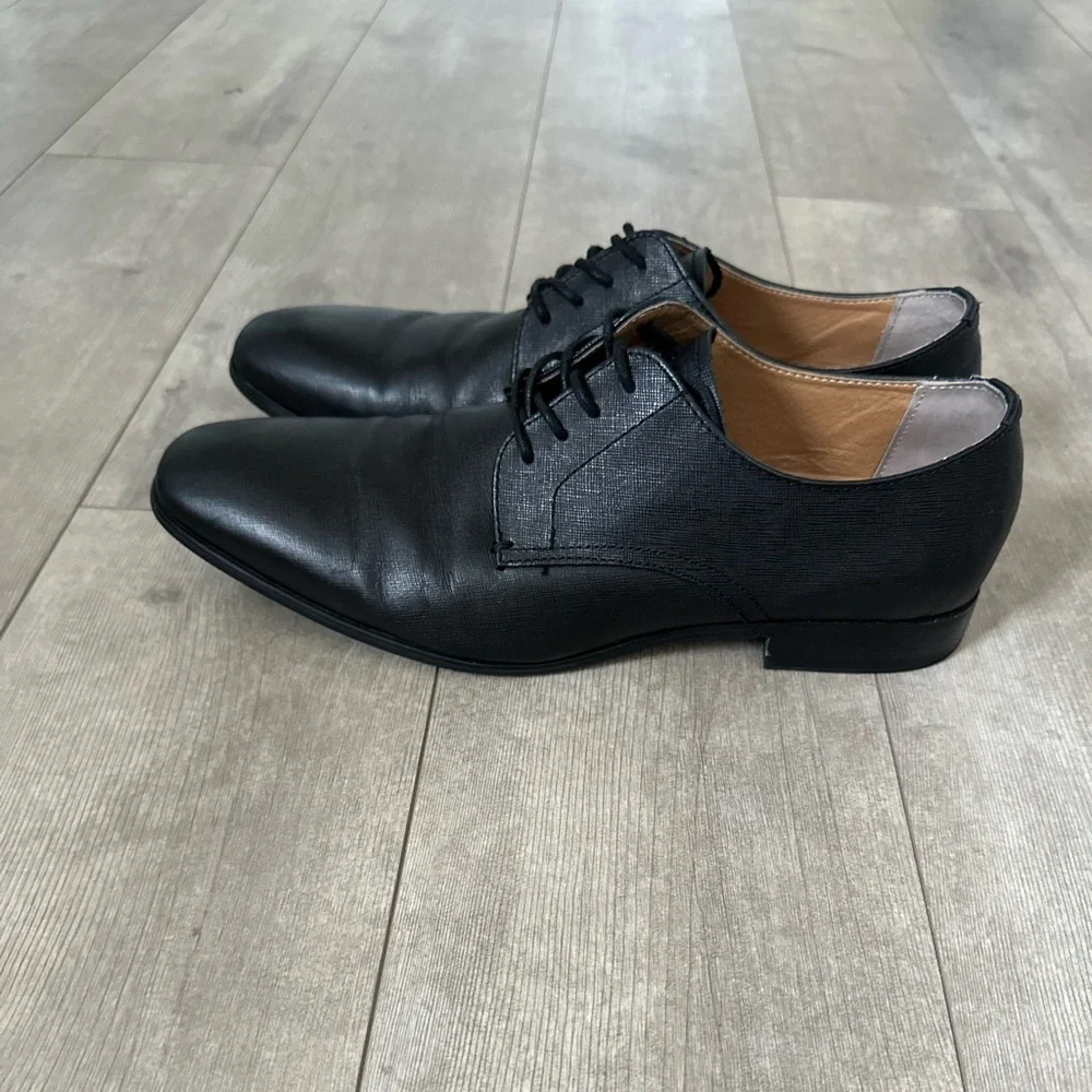 Express Oxford Leather Upper Dress Shoes Men’s Size 10  EUC